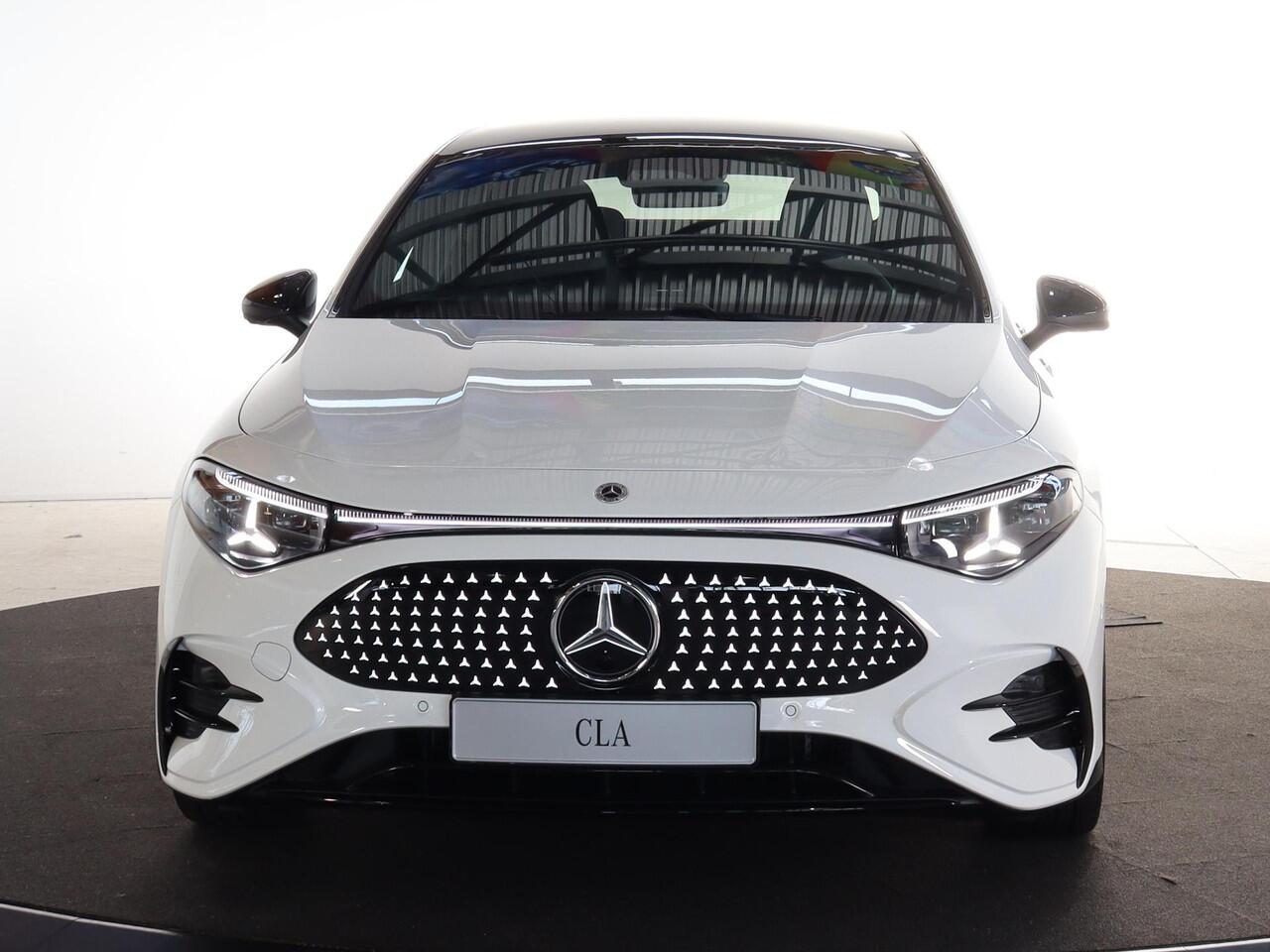 Mercedes-Benz CLA-KLASSE 250+ Launch Edition 85 kWh | Night | Panoramadak | DISTRONIC | Achteruitrijcamera | Dodehoekassistent |