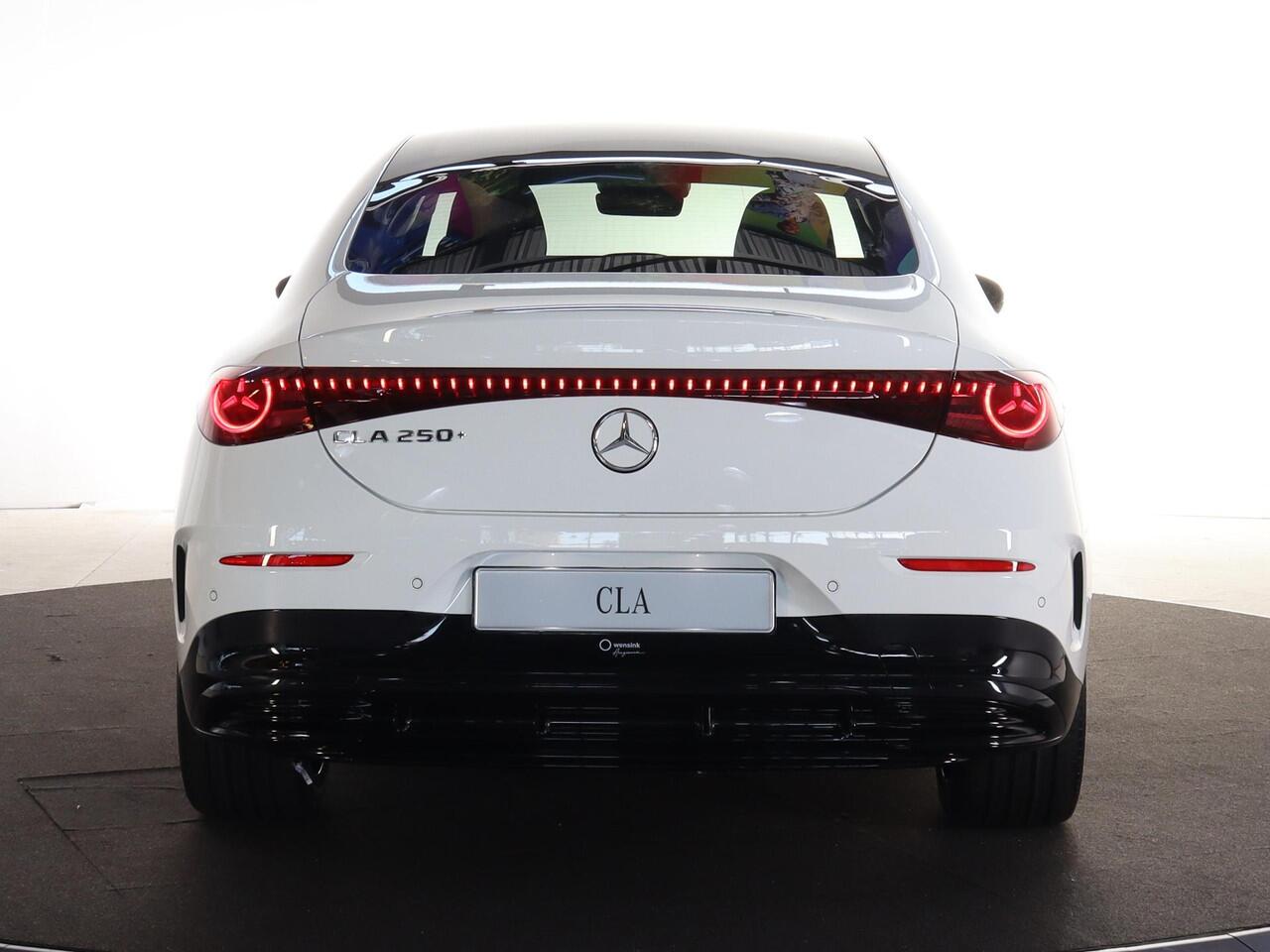 Mercedes-Benz CLA-KLASSE 250+ Launch Edition 85 kWh | Night | Panoramadak | DISTRONIC | Achteruitrijcamera | Dodehoekassistent |