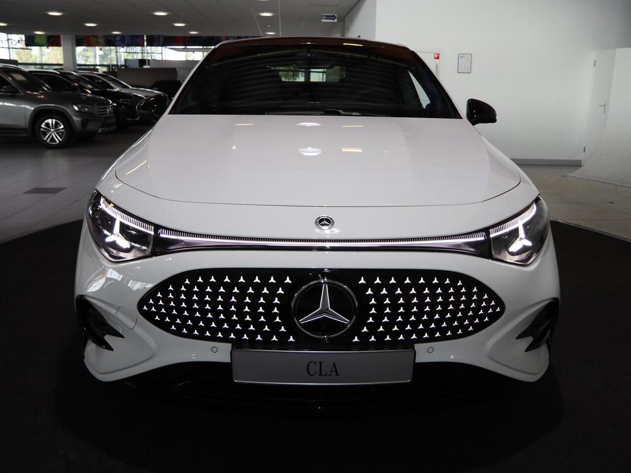 Mercedes-Benz CLA-KLASSE 250+ Launch Edition 85 kWh | Night | Panoramadak | DISTRONIC | Achteruitrijcamera | Dodehoekassistent |