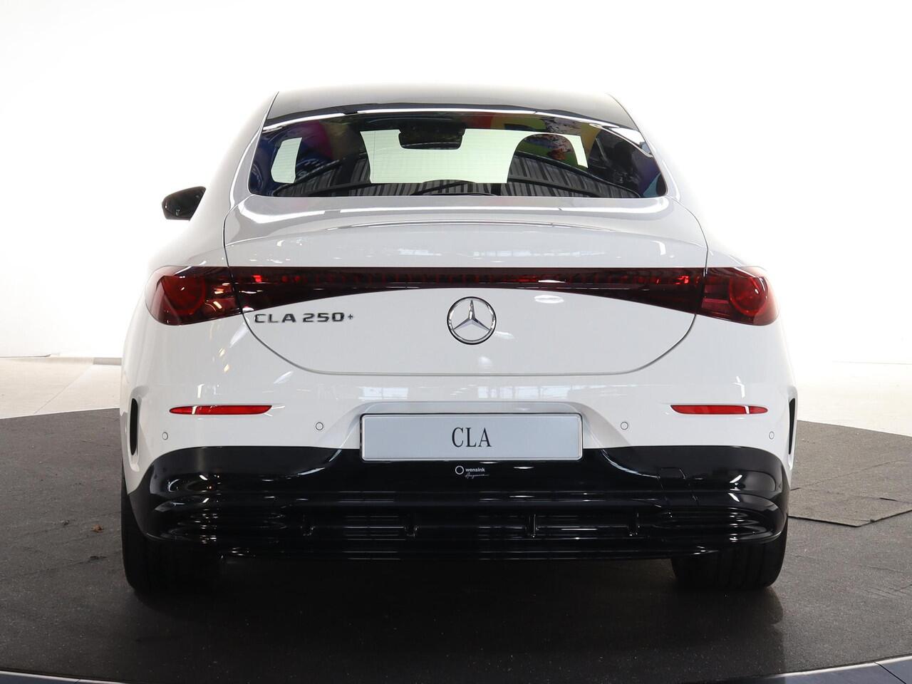 Mercedes-Benz CLA-KLASSE 250+ Launch Edition 85 kWh | Night | Panoramadak | Stoelverwarming | DISTRONIC | Achteruitrijcamera | Dodehoekassistent |