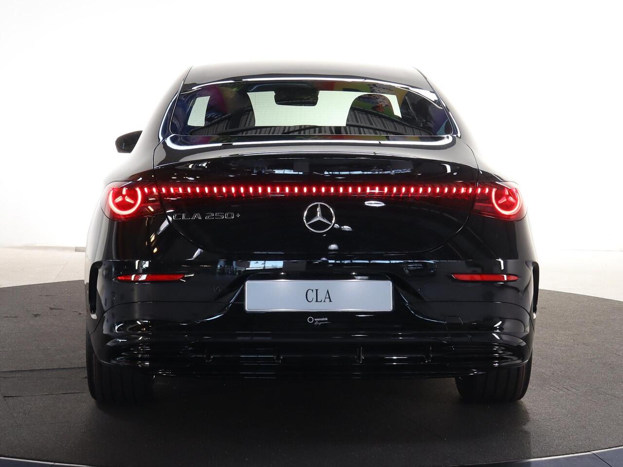 Mercedes-Benz CLA-KLASSE 250+ Launch Edition 85 kWh | Night | Panoramadak | Stoelverwarming | DISTRONIC | Achteruitrijcamera | Dodehoekassistent |