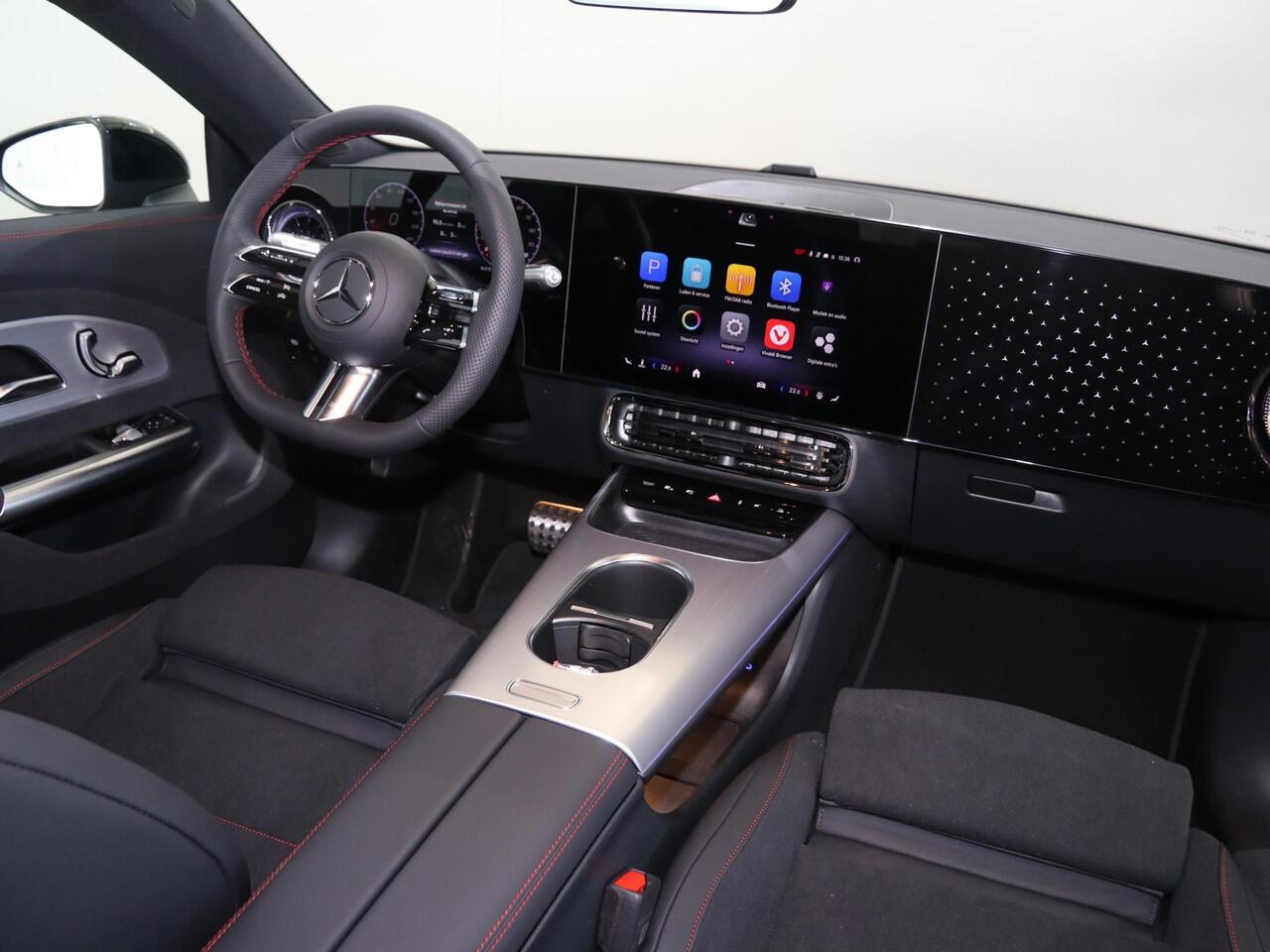 Mercedes-Benz CLA-KLASSE 250+ Launch Edition 85 kWh | Night | Panoramadak | Stoelverwarming | DISTRONIC | Achteruitrijcamera | Dodehoekassiste