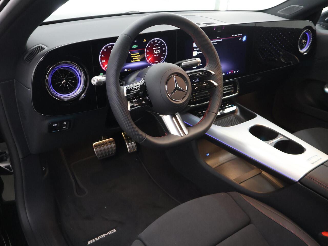 Mercedes-Benz CLA-KLASSE 250+ Launch Edition 85 kWh | Night | Panoramadak | Stoelverwarming | DISTRONIC | Achteruitrijcamera | Dodehoekassistent |