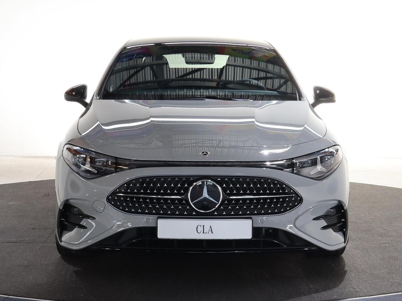 Mercedes-Benz CLA-KLASSE 200 Business Solution AMG | AMG Line Plus | Night | MBUX Superscreen | Head-Up | 19' AMG velgen |