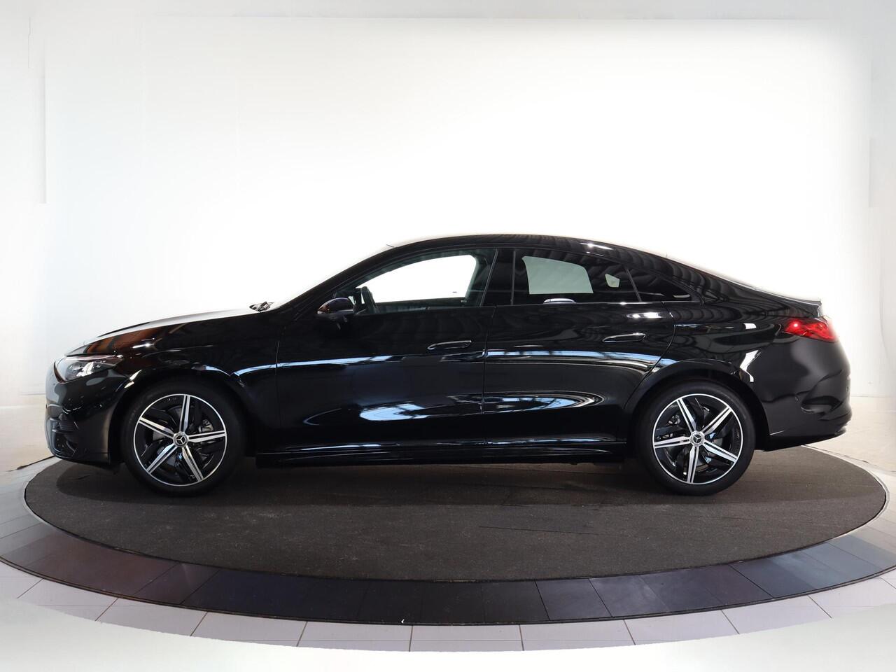 Mercedes-Benz CLA-KLASSE 250+ Launch Edition 85 kWh | Night | Panoramadak | Stoelverwarming | DISTRONIC | Achteruitrijcamera | Trekhaak |