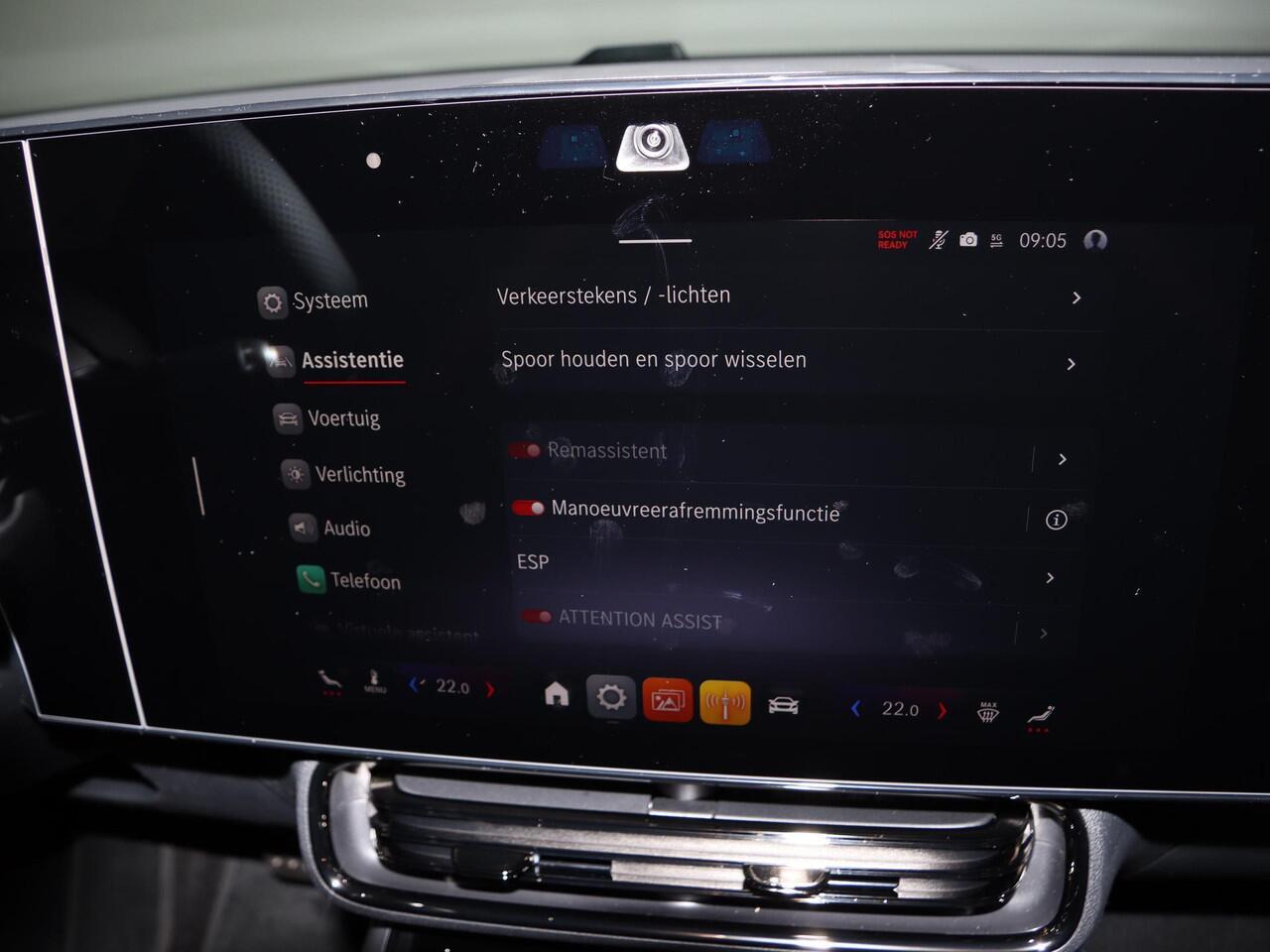 Mercedes-Benz CLA-KLASSE 250+ Launch Edition 85 kWh | Night | Panoramadak | Stoelverwarming | DISTRONIC | Achteruitrijcamera | Trekhaak |