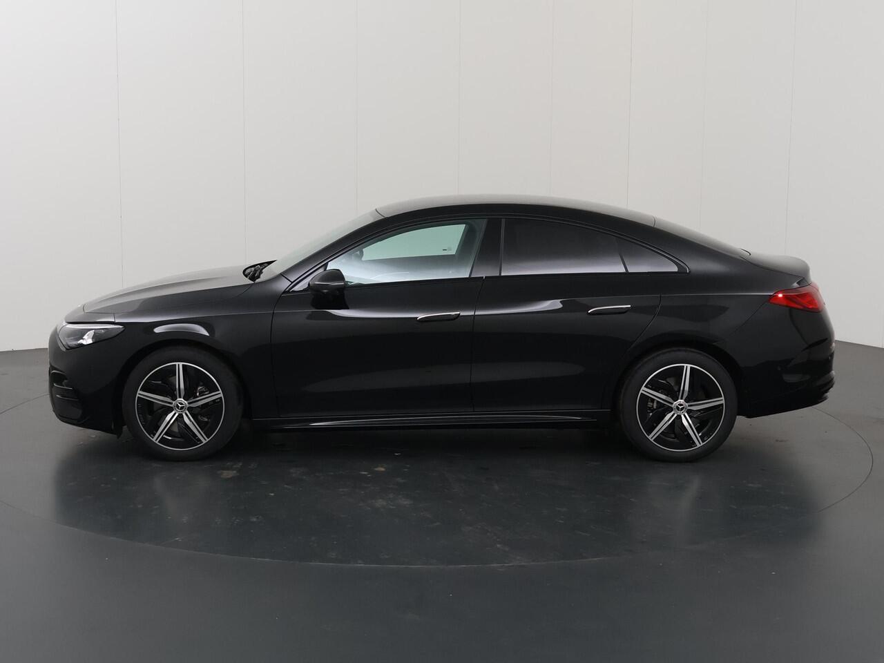 Mercedes-Benz CLA-KLASSE 250+ Launch Edition 85 kWh | Night | Panoramadak | Stoelverwarming | DISTRONIC | Achteruitrijcamera | Trekhaak |