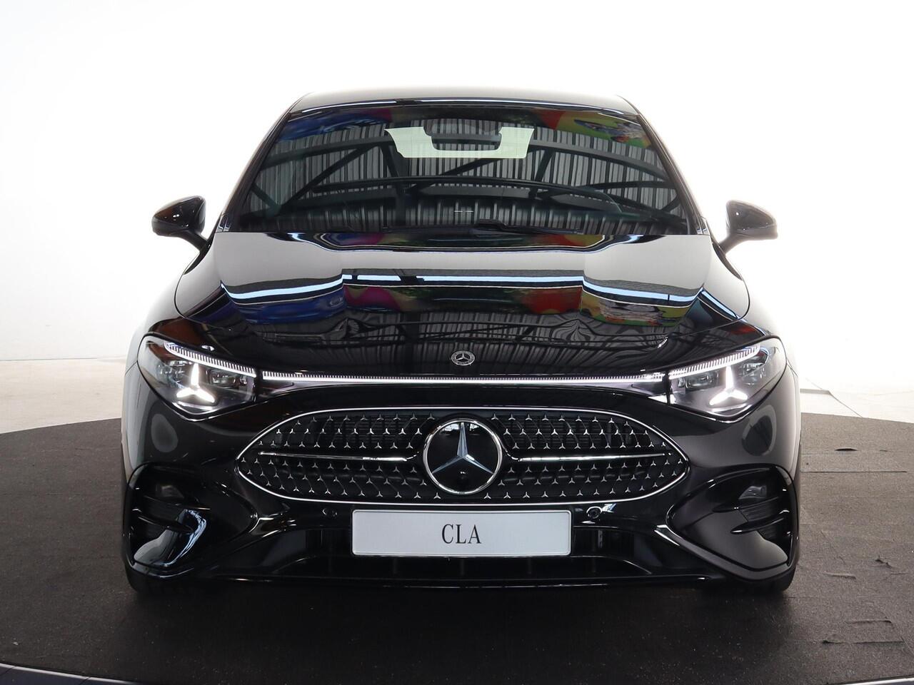 Mercedes-Benz CLA-KLASSE 180 Business Solution AMG | Panoramadak | Matrix Led | Night | 19"AMG velgen |