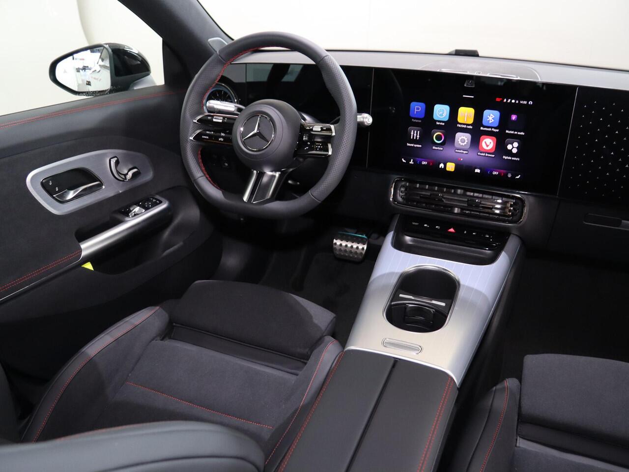 Mercedes-Benz CLA-KLASSE 180 Business Solution AMG | Panoramadak | Matrix Led | Night | 19"AMG velgen |