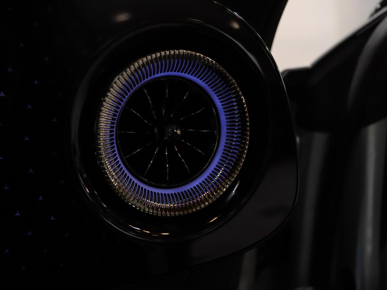 Mercedes-Benz CLA-KLASSE 250+ Launch Edition 85 kWh | Night | Panoramadak | Stoelverwarming | DISTRONIC | Achteruitrijcamera | Dodehoekassistent | Trekhaak |