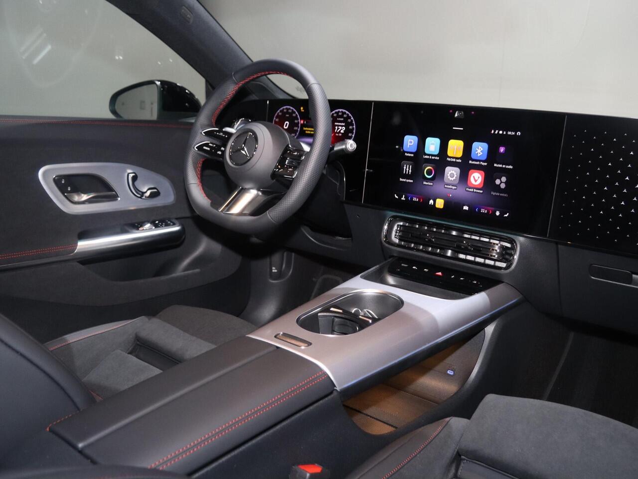 Mercedes-Benz CLA-KLASSE 250+ Launch Edition 85 kWh | Night | | Trekhaak | Panoramadak | Stoelverwarming | DISTRONIC | Achteruitrijcamera | Dodehoekassistent |