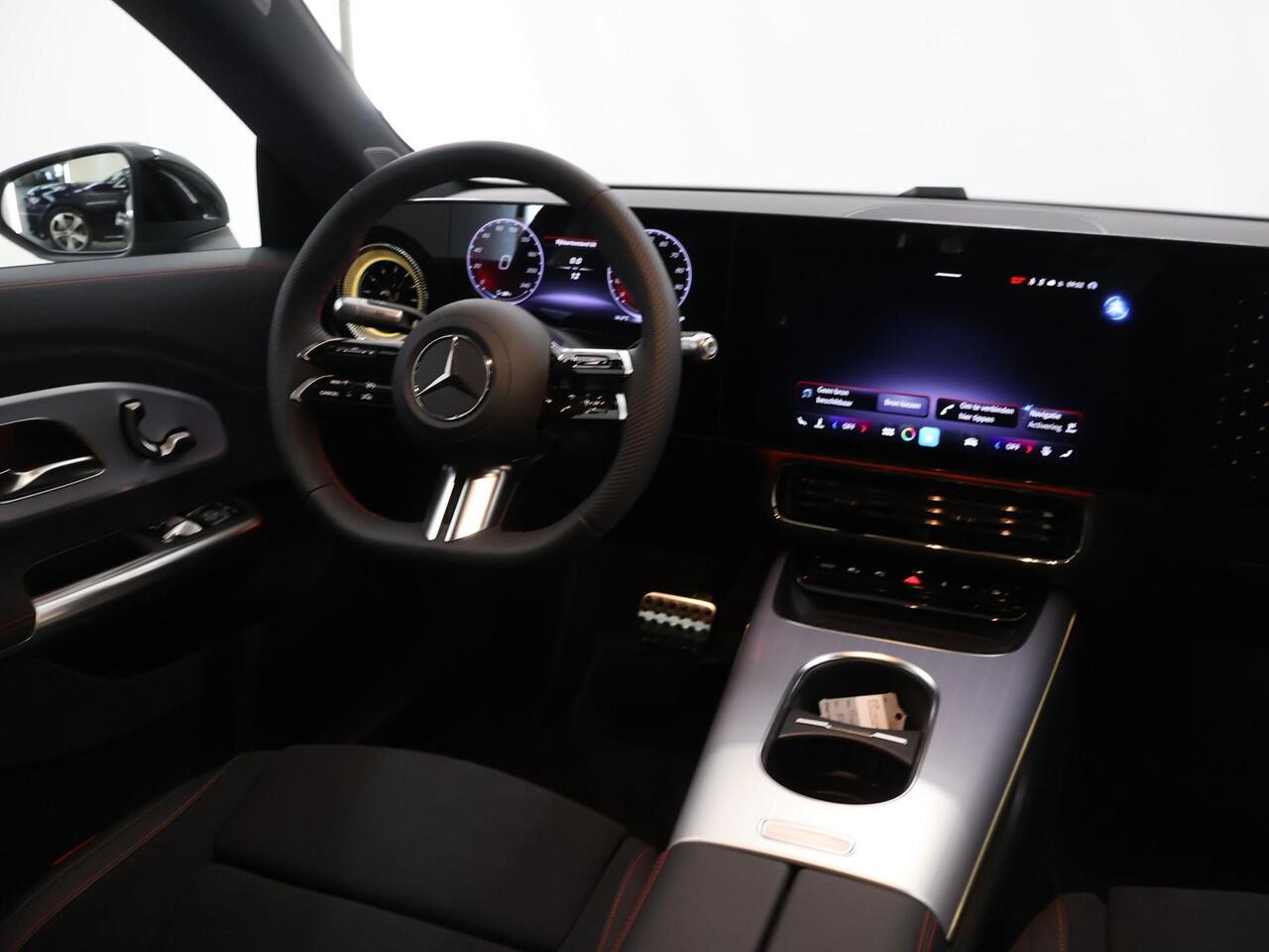 Mercedes-Benz CLA-KLASSE 250+ Launch Edition 85 kWh | Night | Panoramadak | Stoelverwarming | Trekhaak | Achteruitrijcamera | Dodehoekassistent |