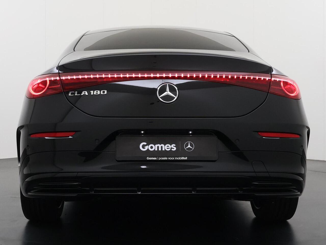 Mercedes-Benz CLA-KLASSE 180 Business Solution AMG | Night Pakket | Panoramadak | Adaptieve Cruise Control | Dodehoekassistent | Verkeersbordenassistent | MULTIBEAM LED Koplampen | Elektrisch Verstelbare Stoelen + Memory | Stoelverwarming | Sfeerverlichting | THERMOTRONIC Klimaat