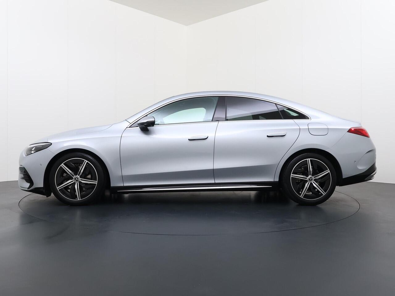 Mercedes-Benz CLA-KLASSE 180 Business Solution AMG | Panoramadak | Adaptieve Cruise Control | Dodehoekassistent | Verkeersbordenassistent | Adaptieve Grootlichtassistent | Stoelverwarming | Sfeerverlichting | Apple CarPlay | Android Auto | Achteruitrijcamera | Parkeersensoren