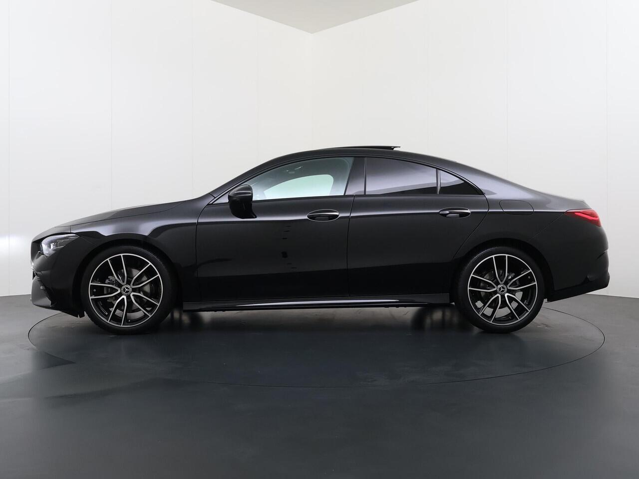 Mercedes-Benz CLA-KLASSE 180 Business Solution AMG | AMG Plus Pakket | Night Pakket | Panoramadak | 360° Camera | Head-up Display | Augmented Reality voor Navigatie | Dodehoekassistent | Advanced Sound System | MULTIBEAM LED Koplampen | Elektrisch Verstelbare Stoelen + Memory | S