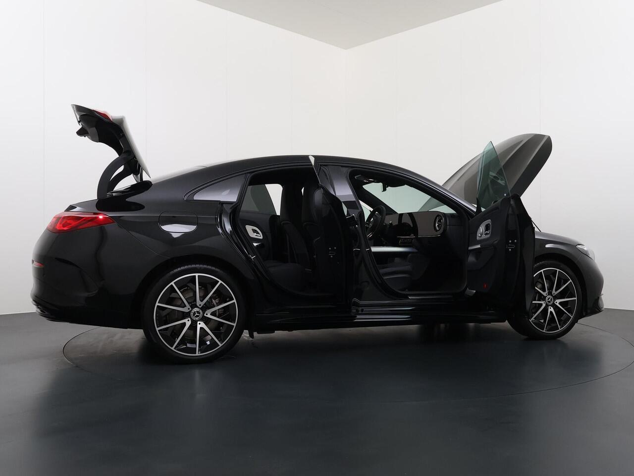 Mercedes-Benz CLA-KLASSE 250+ Launch Edition | AMG Line | Night Pakket | Panoramadak | Adaptieve Cruise Control | Dodehoekassistent | MULTIBEAM LED Koplampen | Elektrisch Verstelbare Stoelen + Memory | Stoelverwarming | Sfeerverlichting | THERMOTRONIC Klimaatregeling | Apple CarP