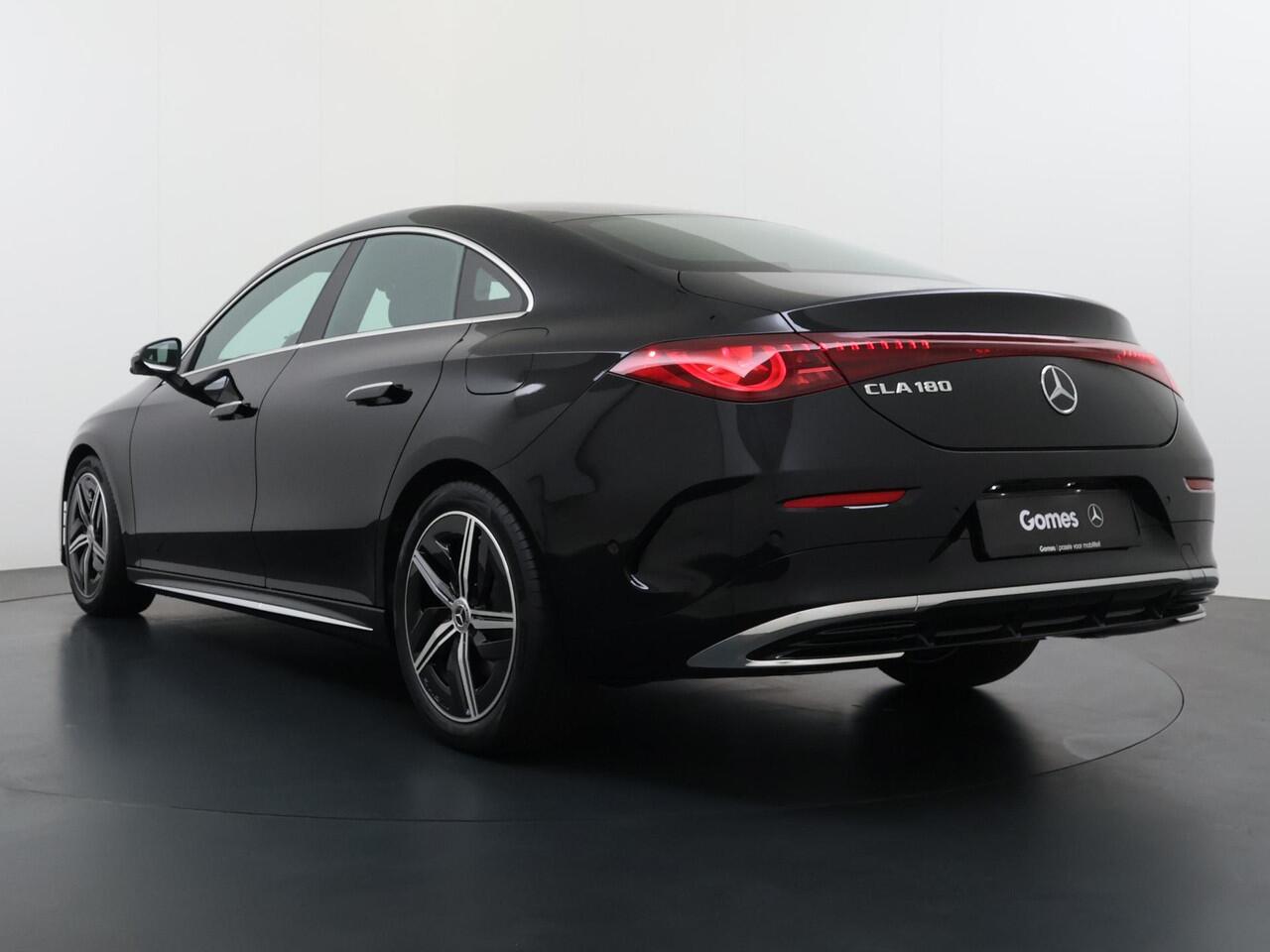 Mercedes-Benz CLA-KLASSE 180 Business Solution AMG | Panoramadak | Adaptieve Cruise Control | Dodehoekassistent | Verkeersbordenassistent | Adaptieve Grootlichtassistent | Stoelverwarming | Sfeerverlichting | Apple CarPlay | Android Auto | Achteruitrijcamera | Parkeersensoren