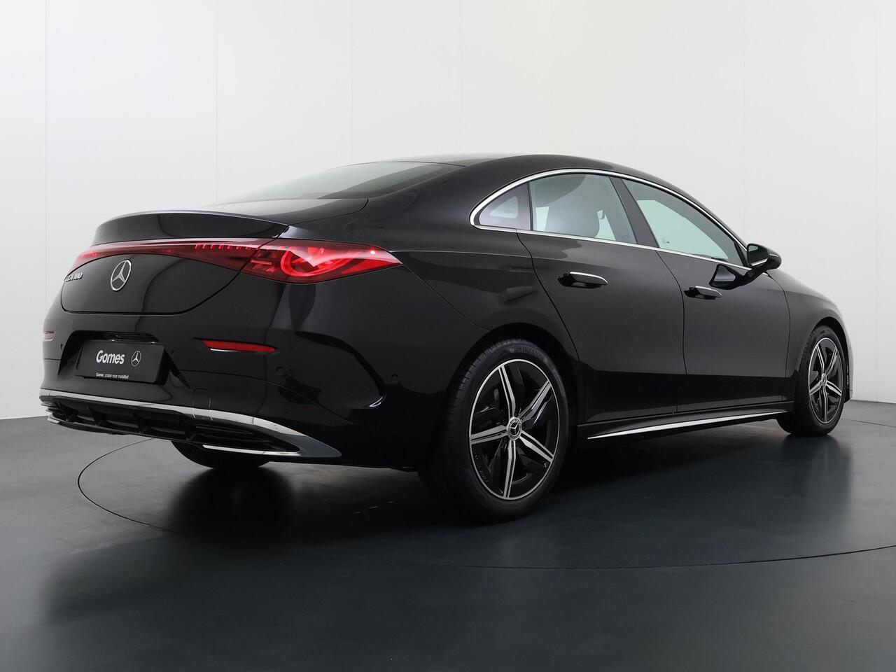 Mercedes-Benz CLA-KLASSE 180 Business Solution AMG | Panoramadak | Adaptieve Cruise Control | Dodehoekassistent | Verkeersbordenassistent | Adaptieve Grootlichtassistent | Stoelverwarming | Sfeerverlichting | Apple CarPlay | Android Auto | Achteruitrijcamera | Parkeersensoren