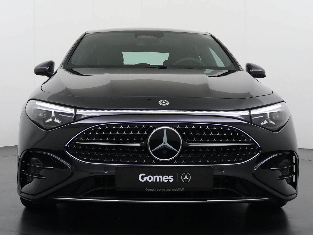 Mercedes-Benz CLA-KLASSE 180 Business Solution AMG | Panoramadak | Adaptieve Cruise Control | Dodehoekassistent | Verkeersbordenassistent | Adaptieve Grootlichtassistent | Stoelverwarming | Sfeerverlichting | Apple CarPlay | Android Auto | Achteruitrijcamera | Parkeersensoren