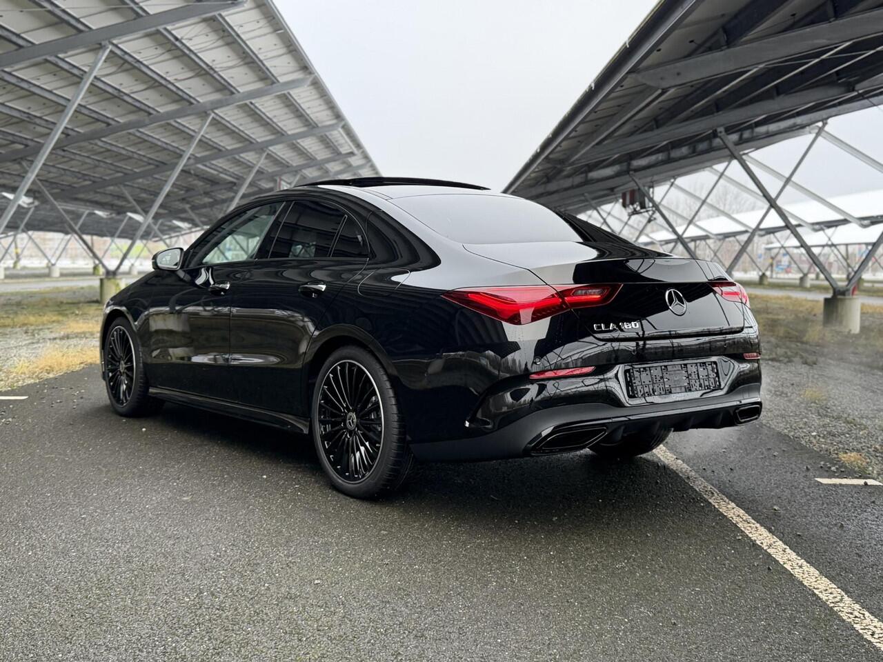 Mercedes-Benz CLA-KLASSE 180 Business Solution AMG | Night | Panoramaschuifdak | AMG Line Plus | Head-up display | Burmester | 360° camera | Winter pakket | Trekhaak