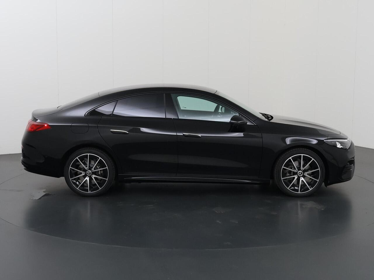 Mercedes-Benz CLA-KLASSE 250+ Launch Edition 85 kWh | Night | Panoramadak | Stoelverwarming | DISTRONIC | Achteruitrijcamera | Trekhaak |