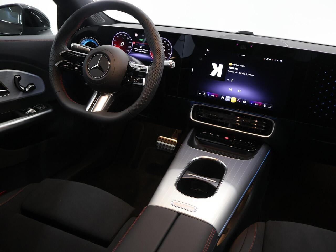 Mercedes-Benz CLA-KLASSE 250+ Launch Edition 85 kWh | Night | Panoramadak | Stoelverwarming | DISTRONIC | Achteruitrijcamera | Trekhaak |