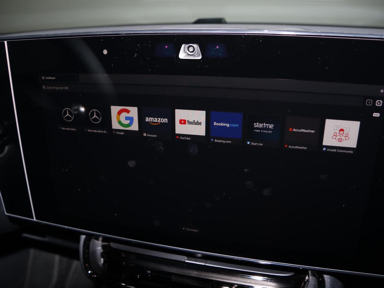 Mercedes-Benz CLA-KLASSE 250+ Launch Edition 85 kWh | Night | Panoramadak | Stoelverwarming | DISTRONIC | Achteruitrijcamera | Dodehoekassistent | Trekhaak |
