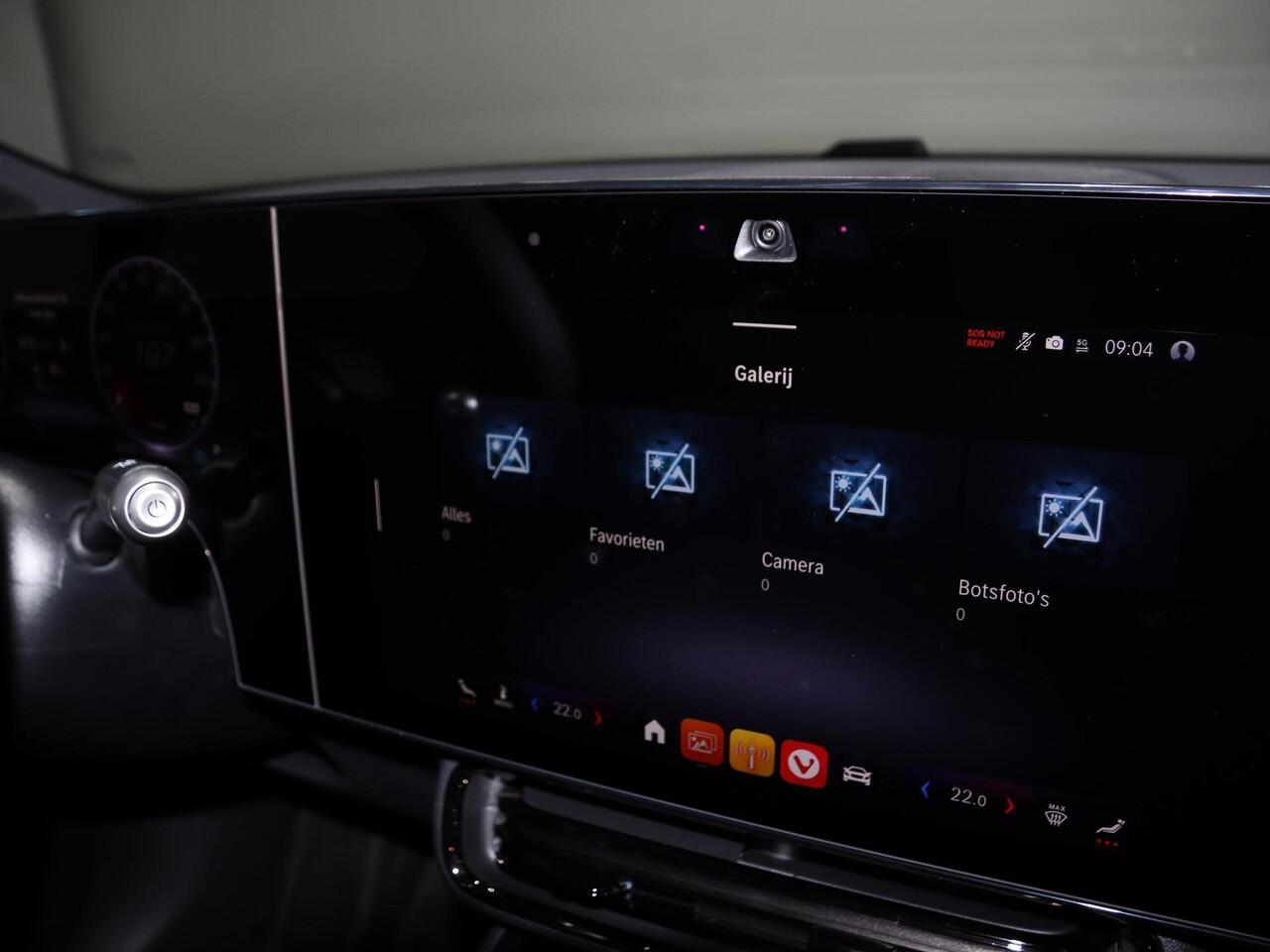 Mercedes-Benz CLA-KLASSE 250+ Launch Edition 85 kWh | Night | Panoramadak | Stoelverwarming | DISTRONIC | Achteruitrijcamera | Dodehoekassistent | Trekhaak |