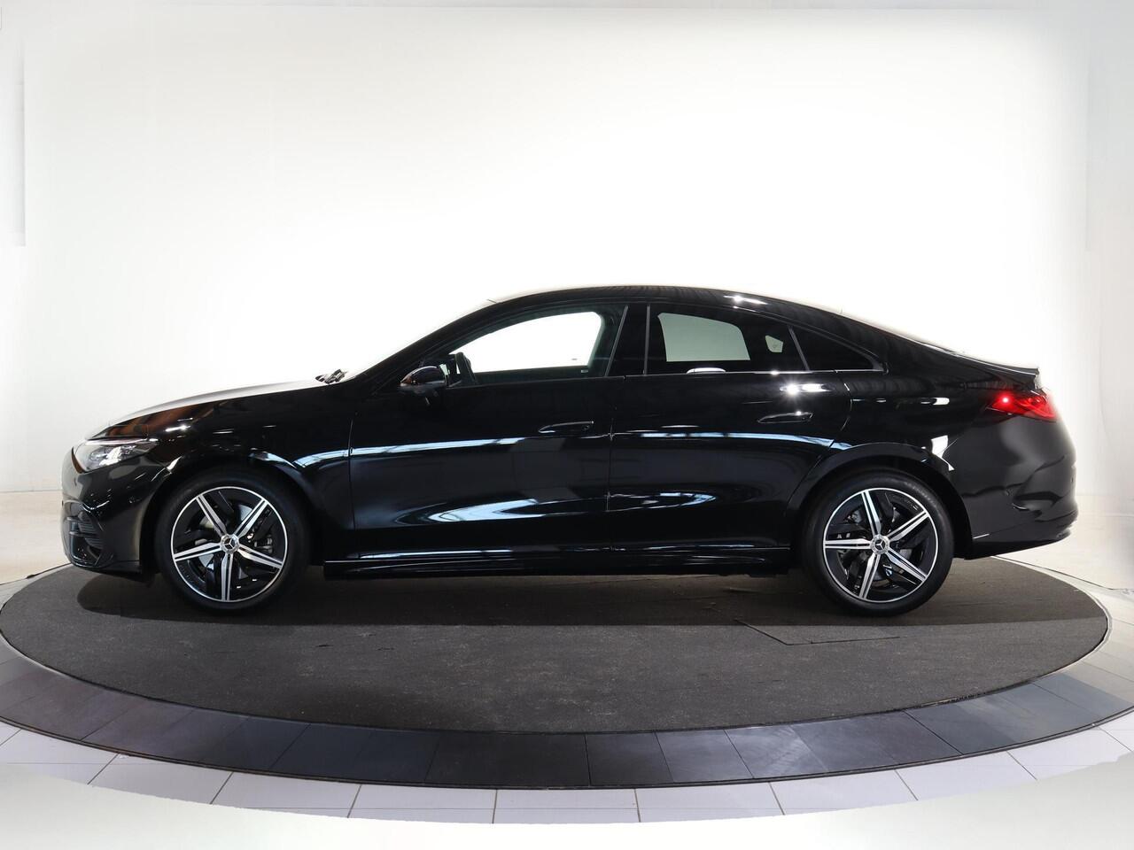 Mercedes-Benz CLA-KLASSE 250+ Launch Edition 85 kWh | Night | Panoramadak | Stoelverwarming | DISTRONIC | Achteruitrijcamera | Dodehoekassistent | Trekhaak |