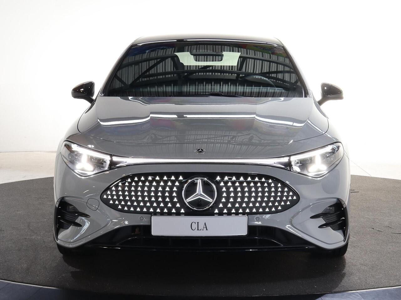 Mercedes-Benz CLA-KLASSE 250+ Launch Edition 85 kWh | Night | Panoramadak | Stoelverwarming | DISTRONIC | Achteruitrijcamera | Dodehoekassistent |