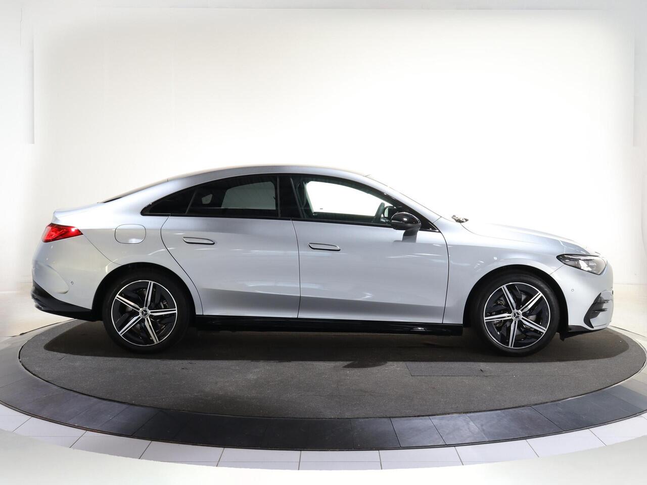 Mercedes-Benz CLA-KLASSE 250+ Launch Edition 85 kWh | Night | Panoramadak | Stoelverwarming | DISTRONIC | Achteruitrijcamera | Dodehoekassistent | Trekhaak |