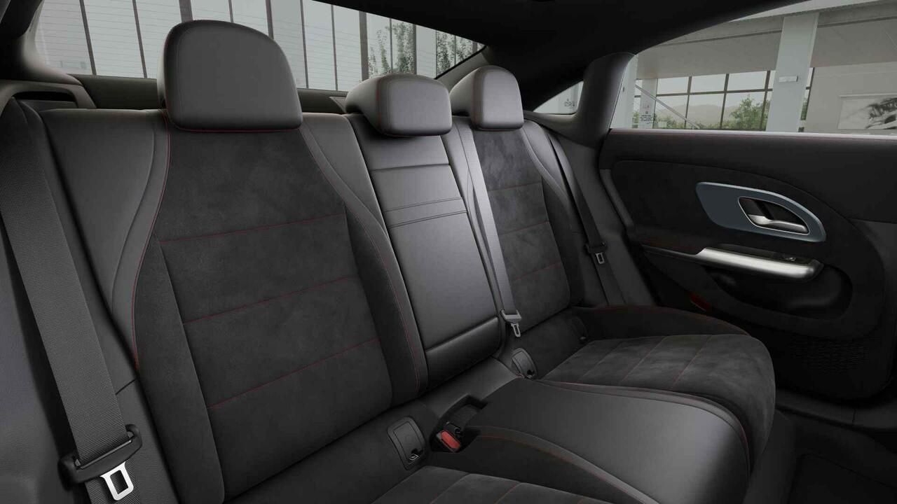 Mercedes-Benz CLA-KLASSE 200 Business Solution AMG 58 kWh | Nightpakket | Panoramadak | Stoelverwarming | Dodehoekassistent |