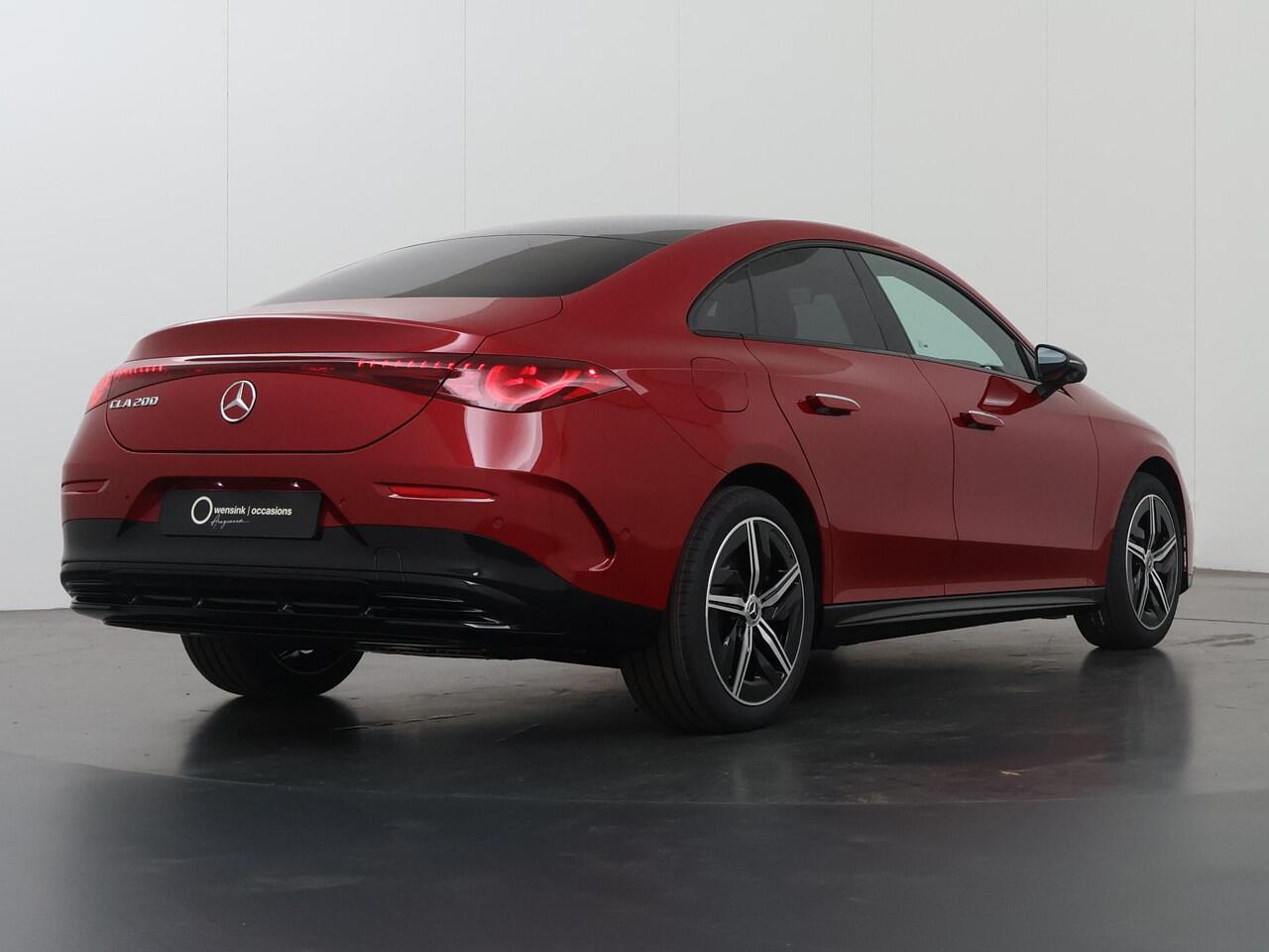 Mercedes-Benz CLA-KLASSE 200 Business Solution AMG 58 kWh | Premium Pakket | Night | Superscreen | Memory Pakket | Panoramadak |