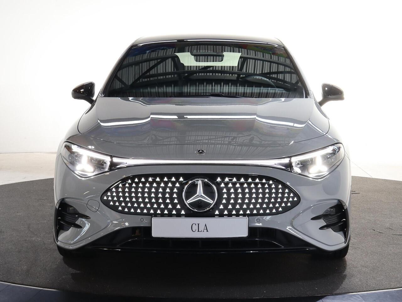 Mercedes-Benz CLA-KLASSE 250+ Launch Edition 85.5 kWh | Night | Panoramadak | Stoelverwarming | DISTRONIC | Achteruitrijcamera | Dodehoekassistent |