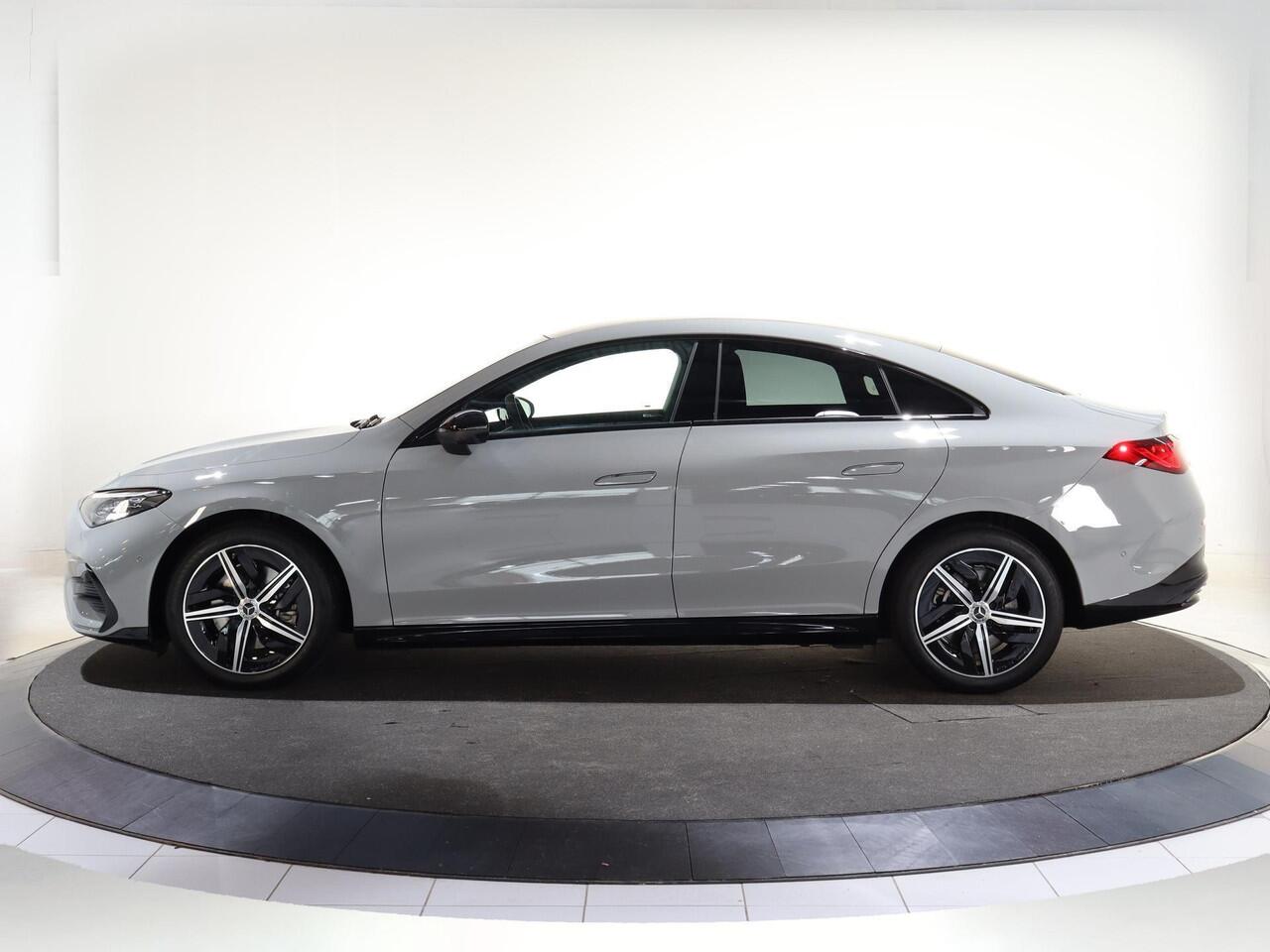 Mercedes-Benz CLA-KLASSE 250+ Launch Edition 85.5 kWh | Night | Panoramadak | Stoelverwarming | DISTRONIC | Achteruitrijcamera | Dodehoekassistent |
