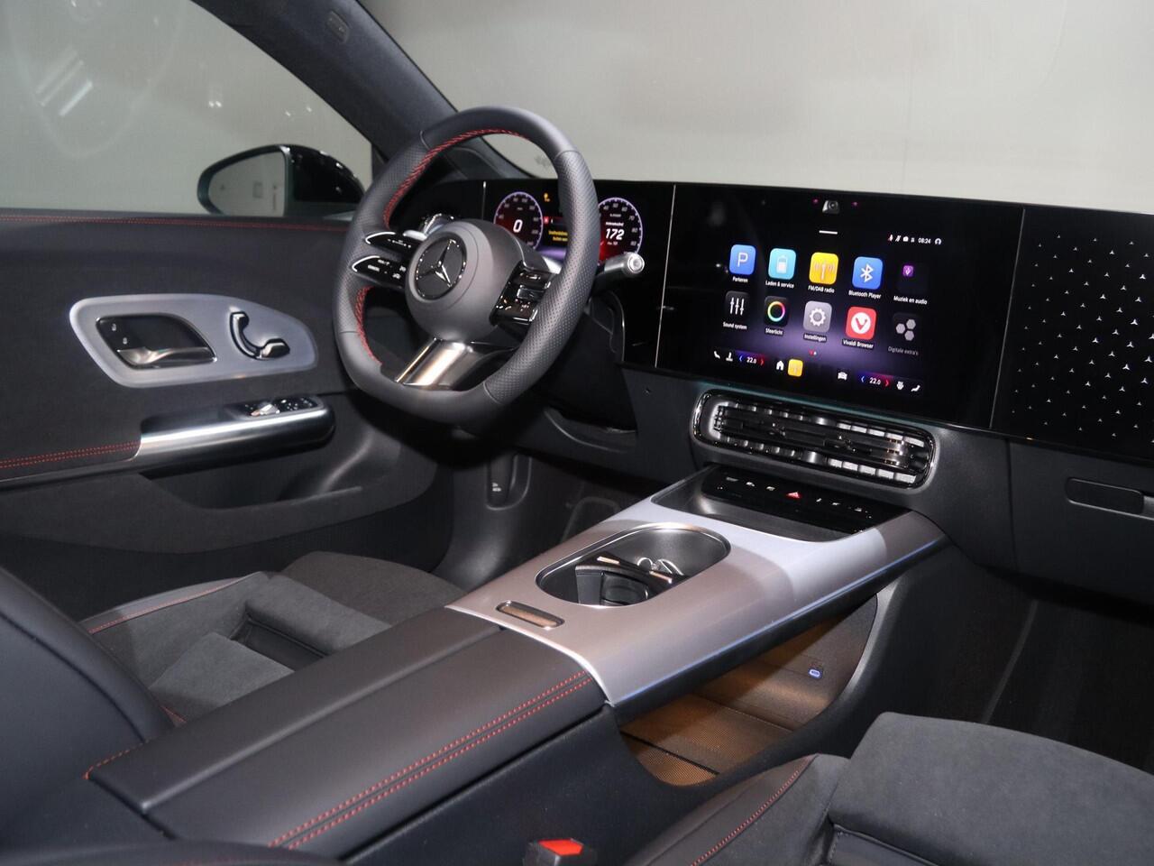 Mercedes-Benz CLA-KLASSE 250+ Launch Edition 85.5 kWh | Night | Panoramadak | Stoelverwarming | DISTRONIC | Achteruitrijcamera | Dodehoekassistent |
