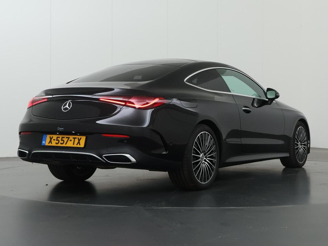 Mercedes-Benz CLE Coupé 200 AMG Line | Nappalederen bekleding | Digital Light | Rijassistentiepakket | Head-up display | 360 graden camera | Sfeerverlichting |