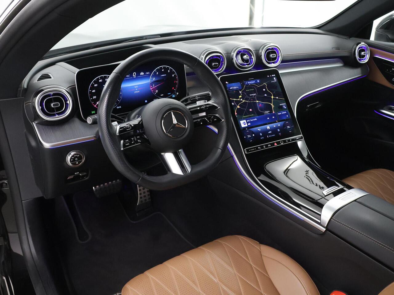 Mercedes-Benz CLE Coupé 200 AMG Line | Nappalederen bekleding | Digital Light | Rijassistentiepakket | Head-up display | 360 graden camera | Sfeerverlichting |