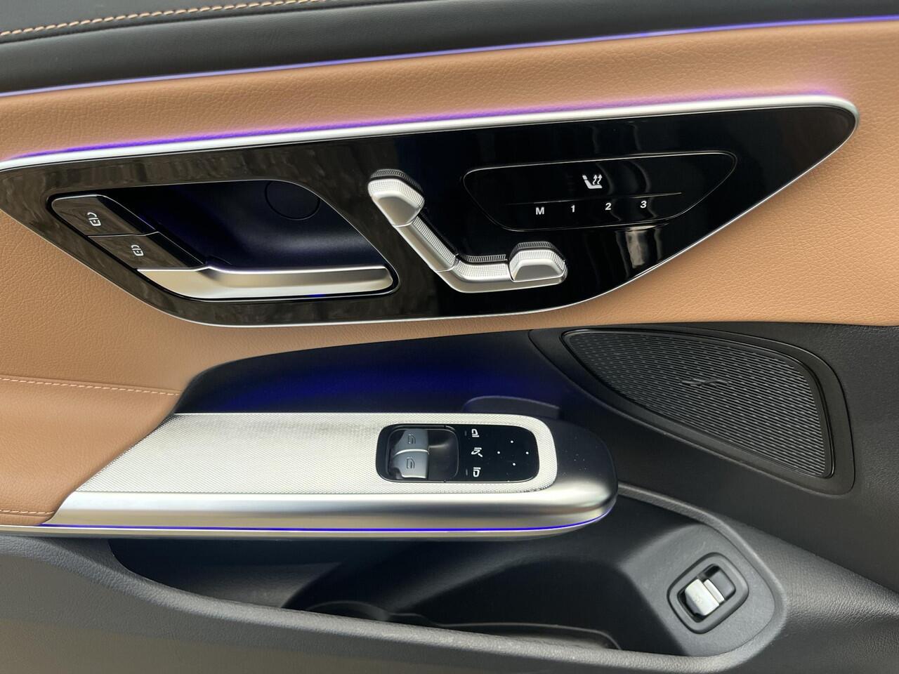 Mercedes-Benz CLE Coupé 200 AMG Line | NL Auto/Voll.Historie/Navi/Leder/Pano.Dak/Sfeerverlichting/Elektr.Wegklapbare Trekhaak/Apple CarPlay-Android Auto