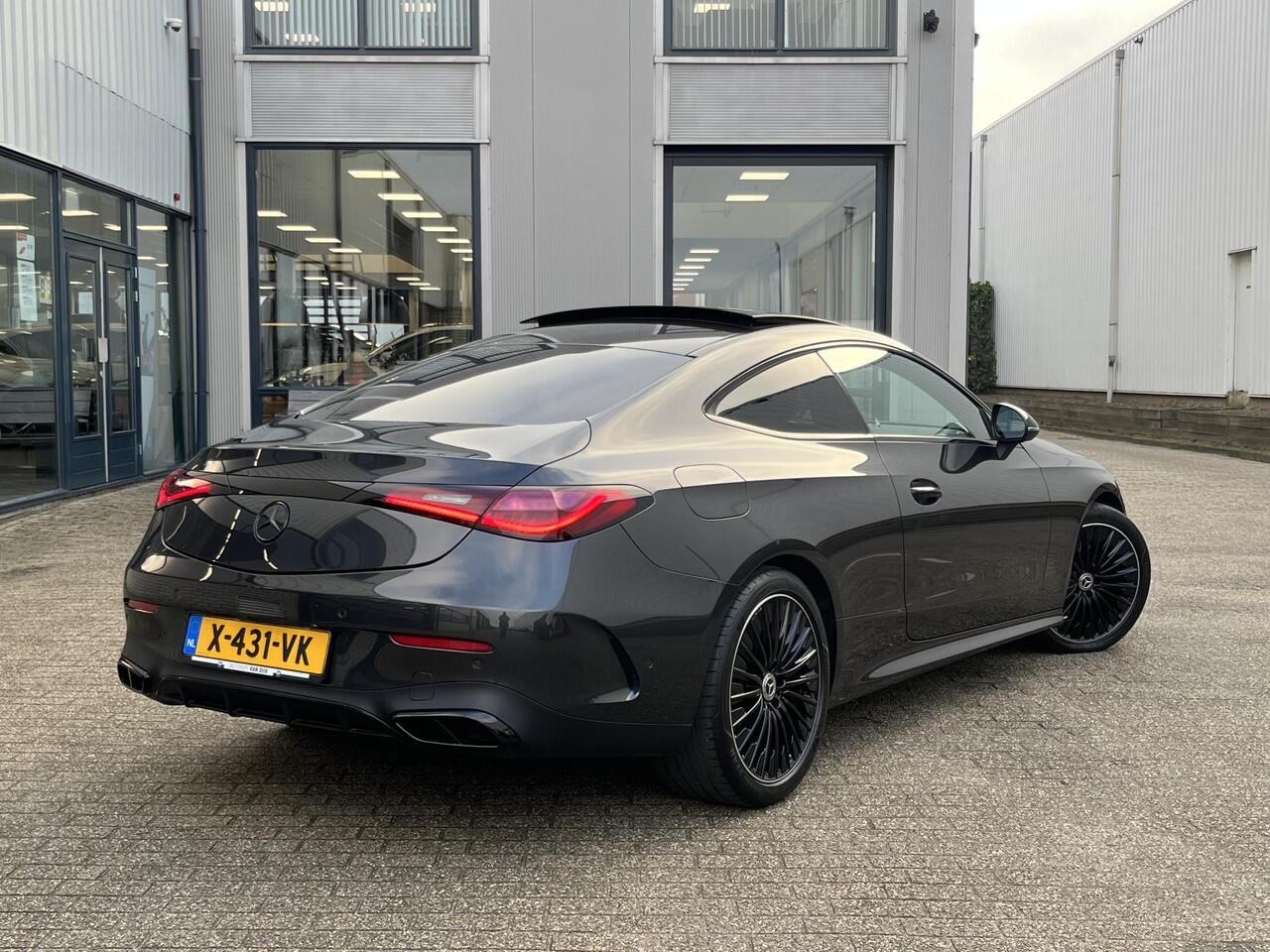 Mercedes-Benz CLE Coupé 200 AMG Line | NL Auto/Voll.Historie/Navi/Leder/Pano.Dak/Sfeerverlichting/Elektr.Wegklapbare Trekhaak/Apple CarPlay-Android Auto