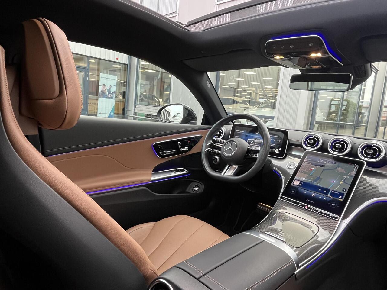 Mercedes-Benz CLE Coupé 200 AMG Line | NL Auto/Voll.Historie/Navi/Leder/Pano.Dak/Sfeerverlichting/Elektr.Wegklapbare Trekhaak/Apple CarPlay-Android Auto