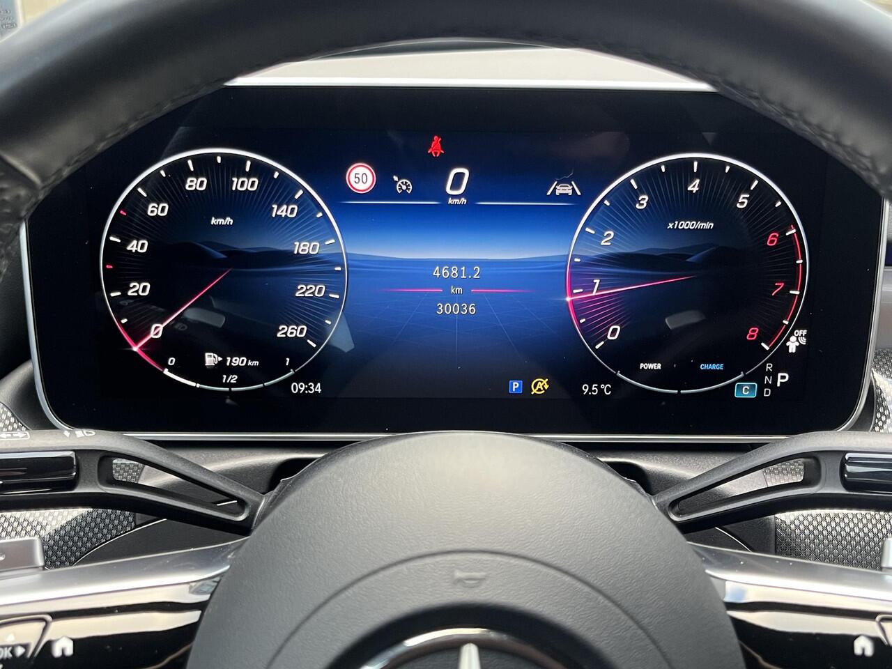 Mercedes-Benz CLE Coupé 200 AMG Line | NL Auto/Voll.Historie/Navi/Leder/Pano.Dak/Sfeerverlichting/Elektr.Wegklapbare Trekhaak/Apple CarPlay-Android Auto