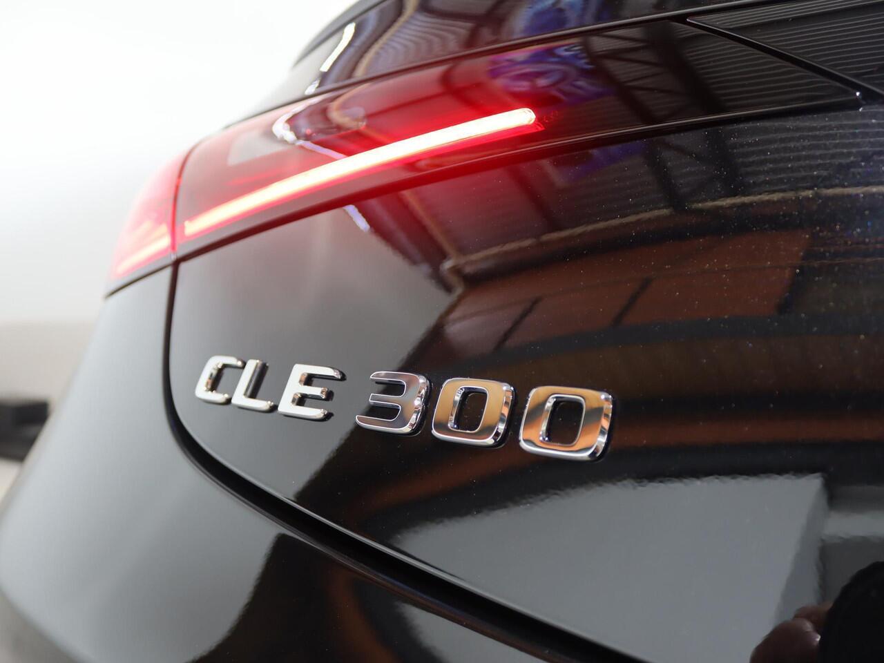 Mercedes-Benz CLE Coupé 300 4MATIC AMG Line Premium Plus | Panoramadak | Memory | 20-Inch | Nightpakket | AMG spoiler