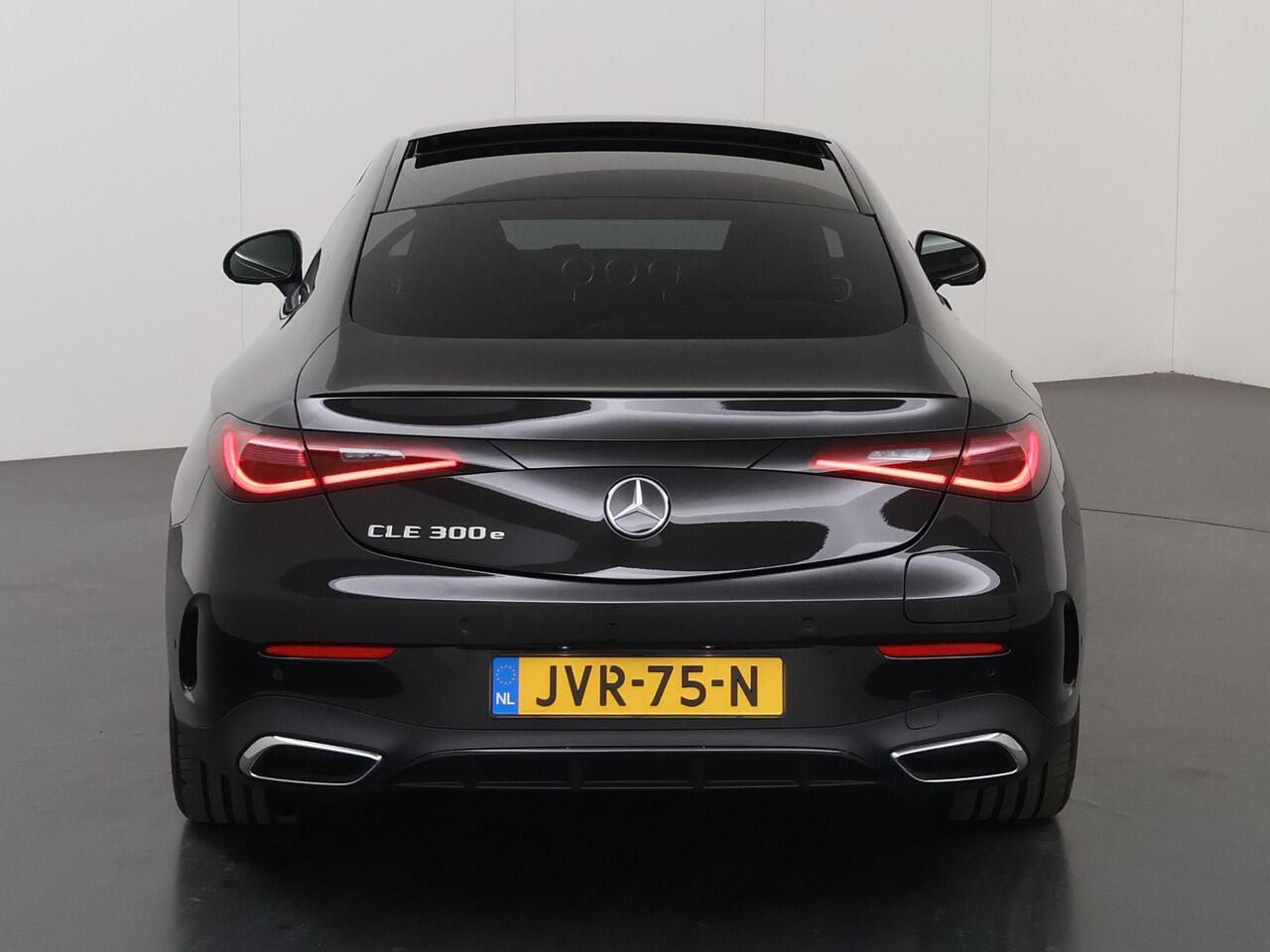 Mercedes-Benz CLE Coupé 300 e AMG Line | Panoramadak | Night pakket | Burmester | Winter pakket | AMG spoiler |