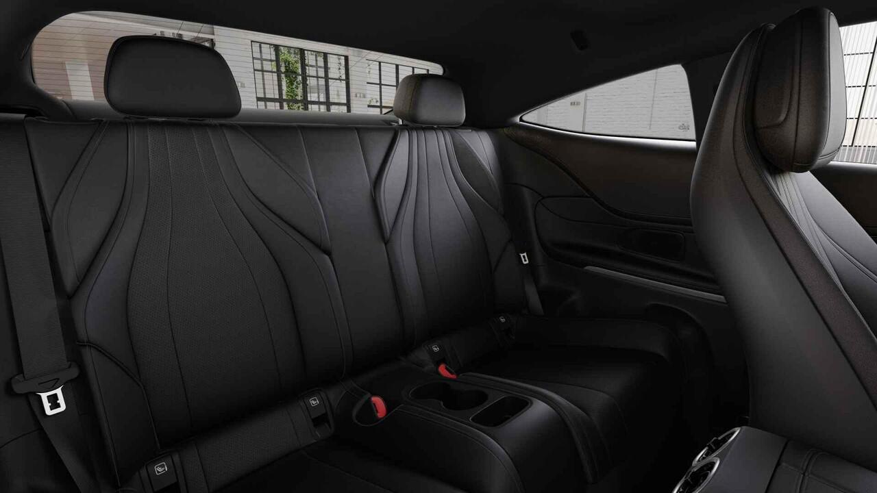 Mercedes-Benz CLE Coupé 300 e AMG Line | Night | Panoramadak | Memory | 19" multispaaks velgen | 360 graden camera | Digital Light |