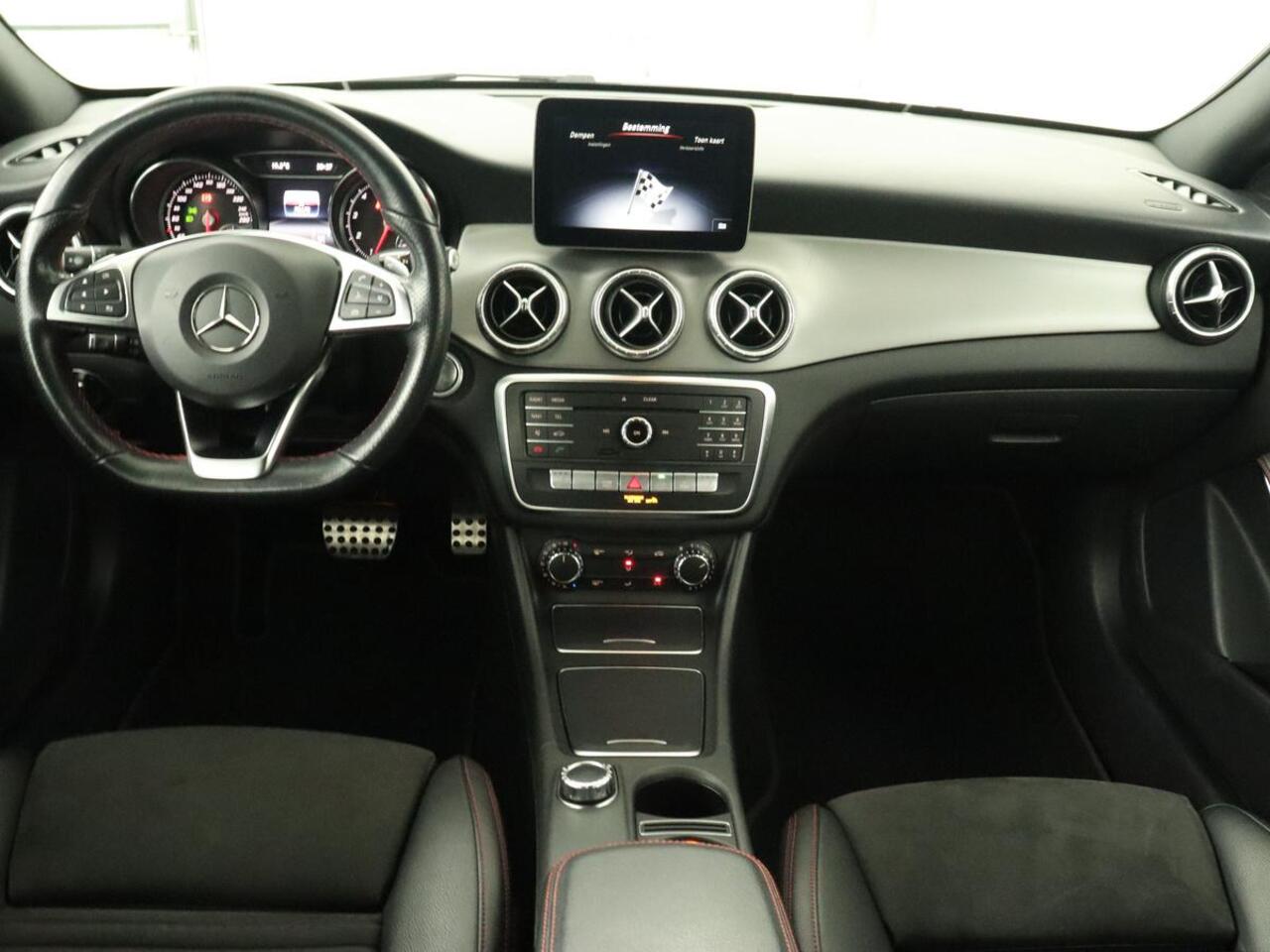 Mercedes-Benz Cla Shooting Brake 180 | Trekhaak | Camera | Navigatie | Leder | LED | Cruise control | Sportstoelen | LMV 18 inch