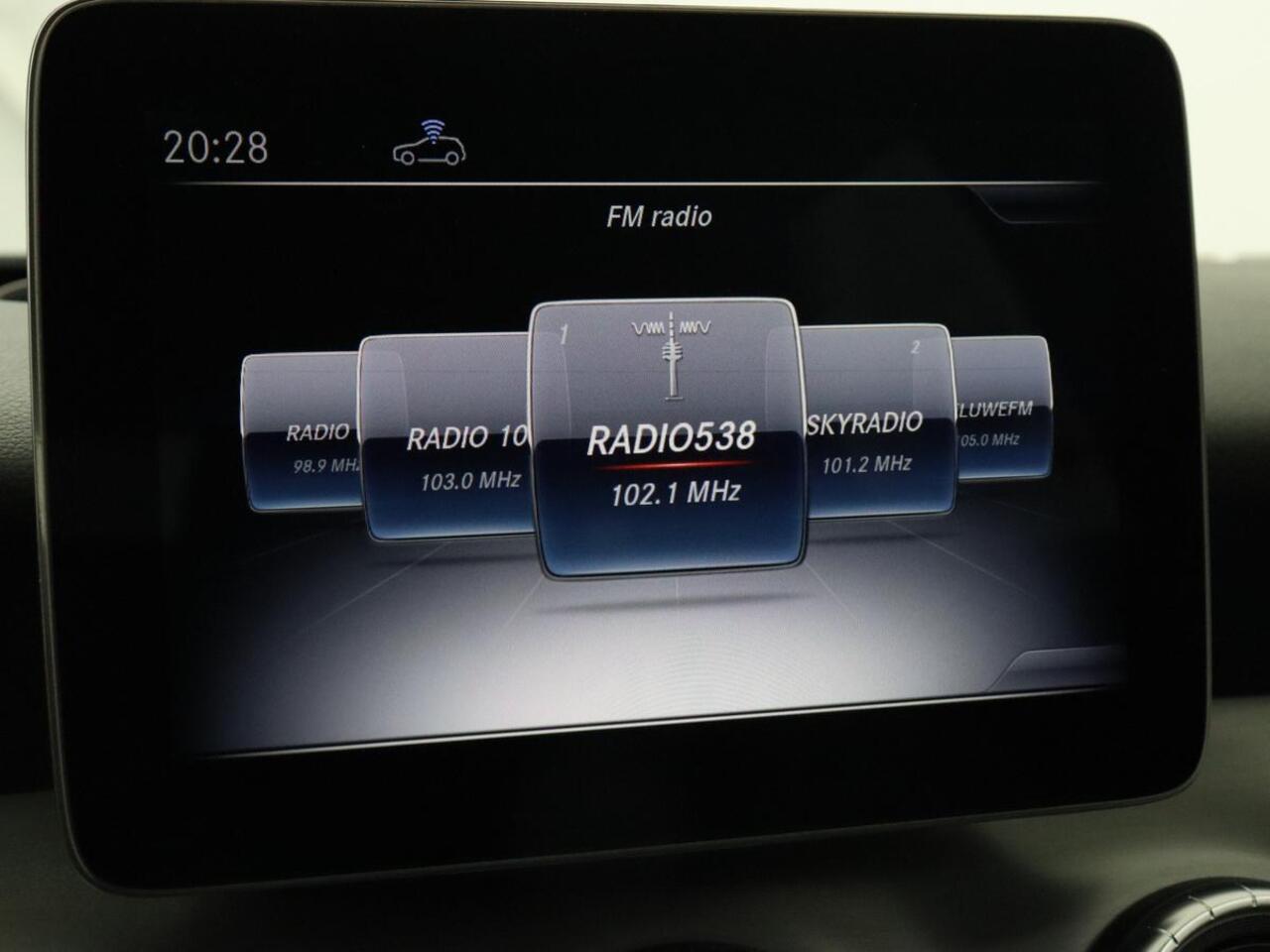 Mercedes-Benz Cla Shooting Brake 180 | Trekhaak | Camera | Navigatie | Leder | LED | Cruise control | Sportstoelen | LMV 18 inch