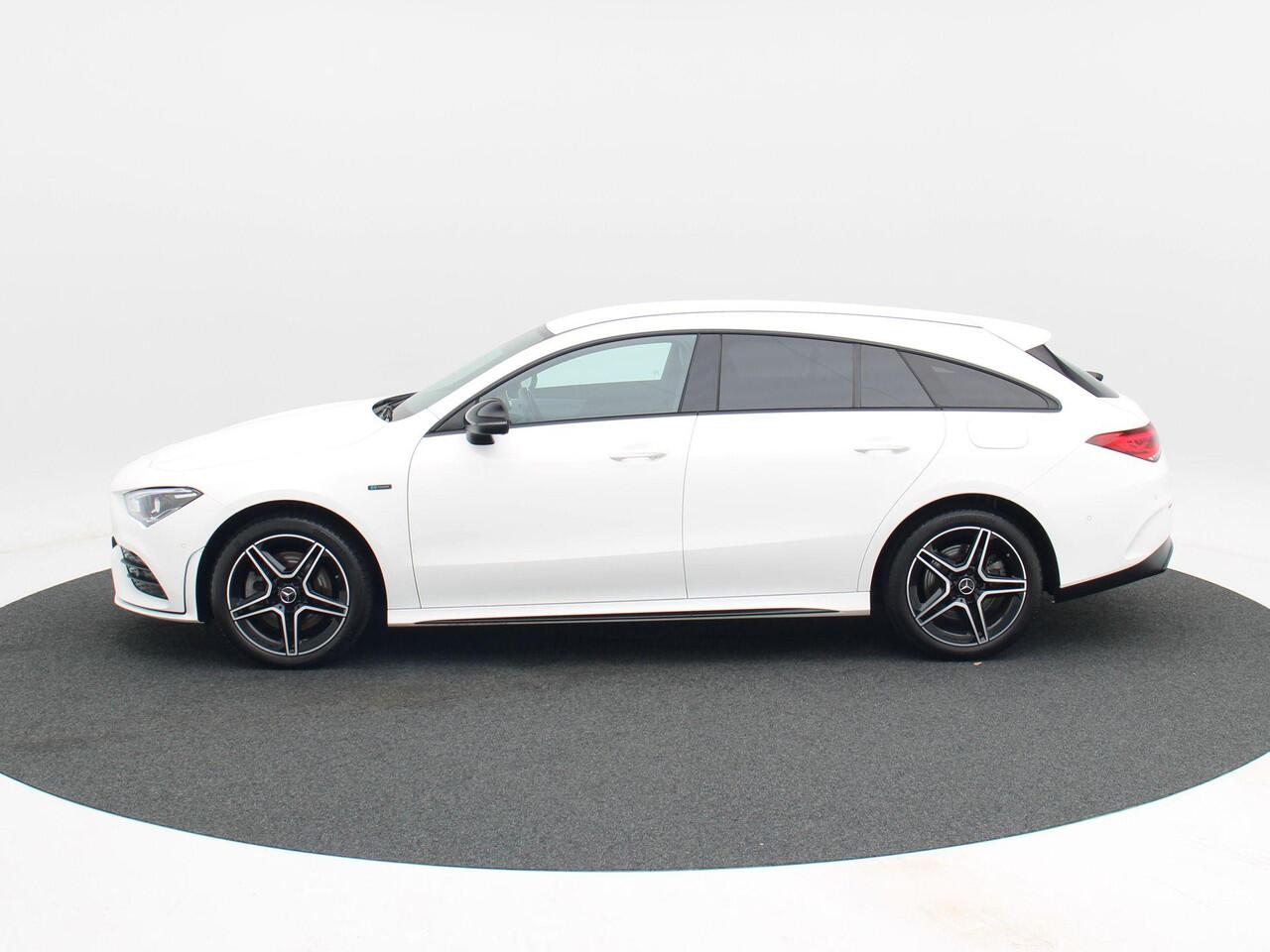 Mercedes-Benz Cla Shooting Brake Automaat 250 e | Stoelverwarming | Navigatie | Full LED | Sfeer Verlichting | Virtual Cockpit | 18 Inch | 95.009 Km !!