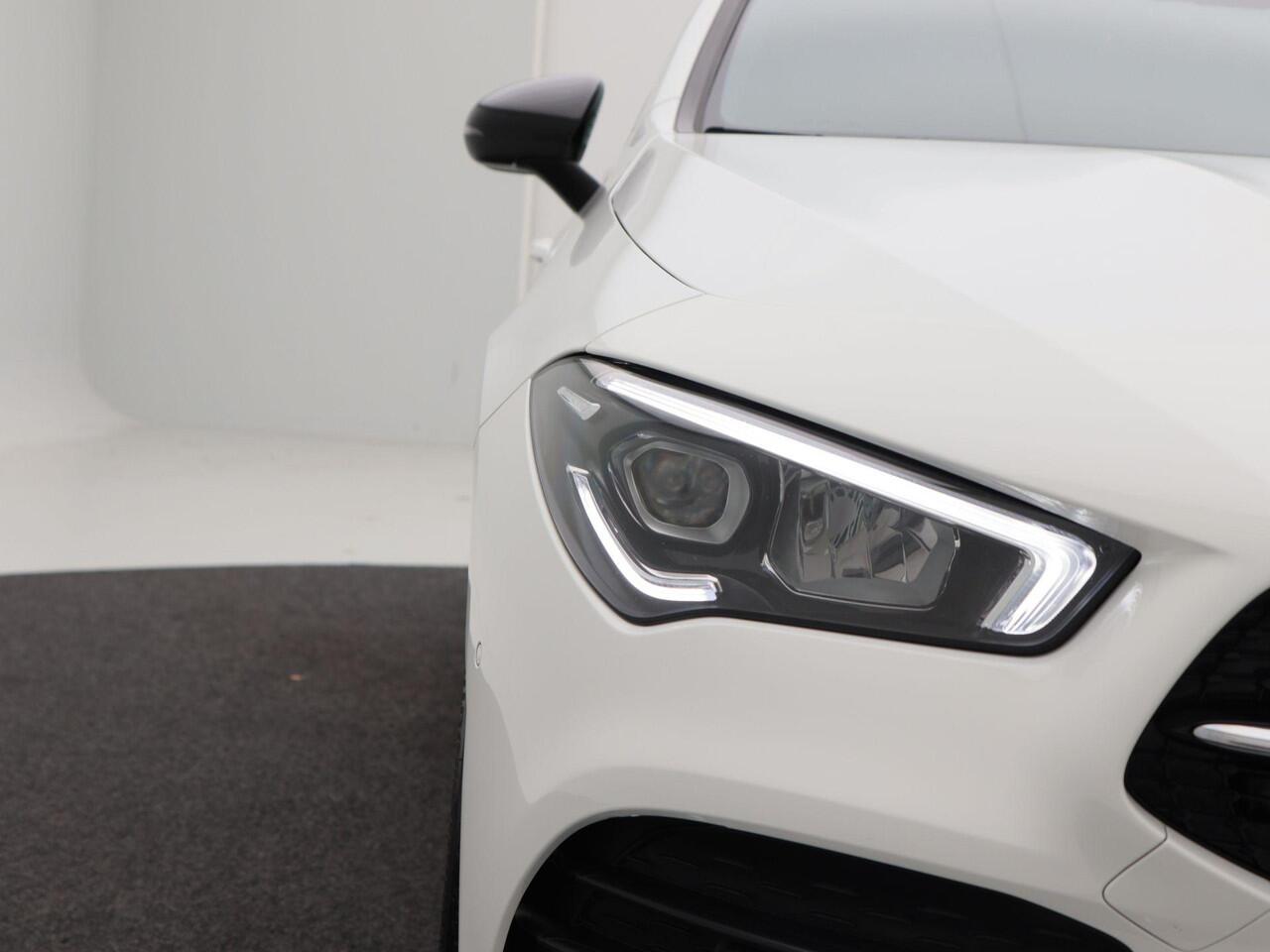 Mercedes-Benz Cla Shooting Brake Automaat 250 e | Stoelverwarming | Navigatie | Full LED | Sfeer Verlichting | Virtual Cockpit | 18 Inch | 95.009 Km !!