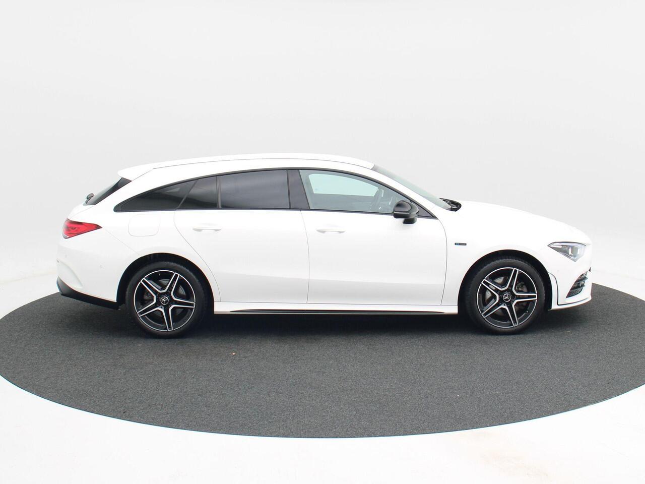 Mercedes-Benz Cla Shooting Brake Automaat 250 e | Stoelverwarming | Navigatie | Full LED | Sfeer Verlichting | Virtual Cockpit | 18 Inch | 95.009 Km !!